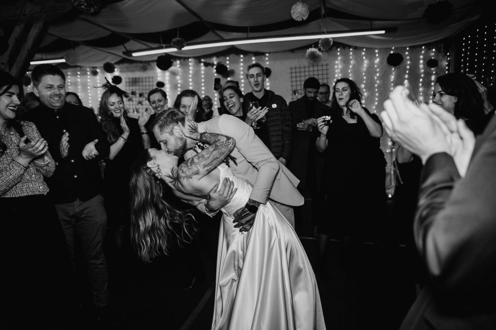 Lukas Prudky; Hochzeit, Salzburg, Wedding,weddingphotography, hochzeitsfotografie, Liebe, Hochzeitsfeier,Braut, Brautpaar, Hochzeit Salzburg, Öberösterreich, Boho,Tattoo,, FotoBus